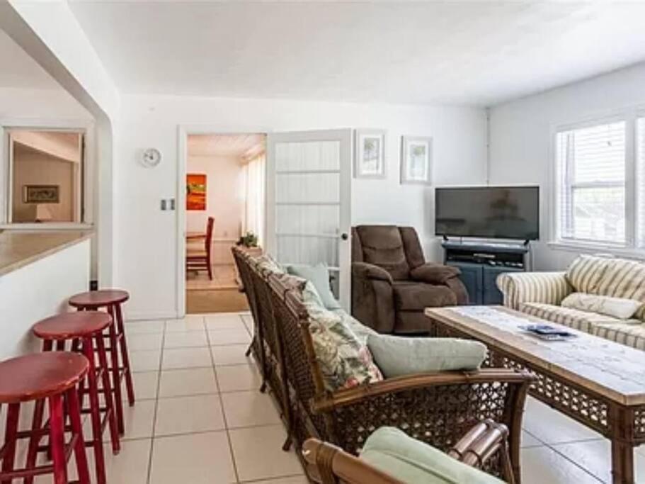 Lovely 1 Bedroom Unit Across From Lido Key Beach Sarasota Exteriör bild