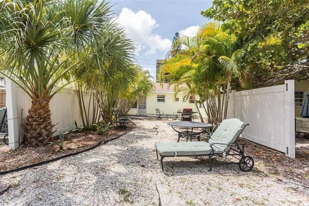Lovely 1 Bedroom Unit Across From Lido Key Beach Sarasota Exteriör bild